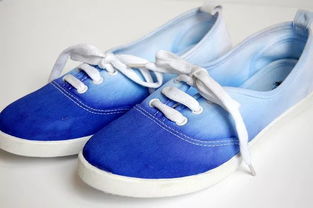 小白鞋穿出个性来！多款DIY改造方案，总有你想要的一种鞋